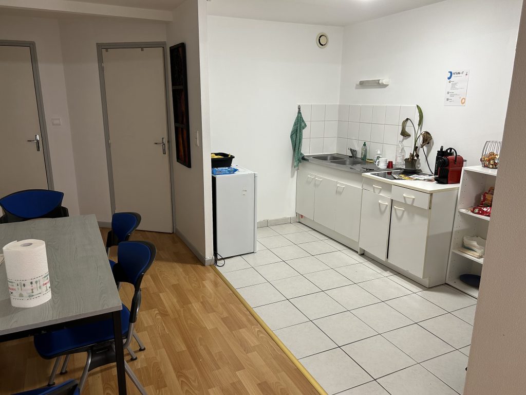 bureau 6